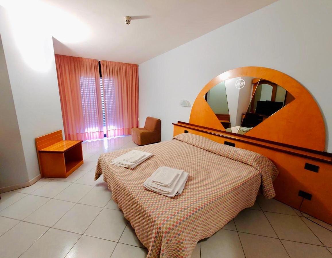 Hotel Solaris Casalbordino Esterno foto